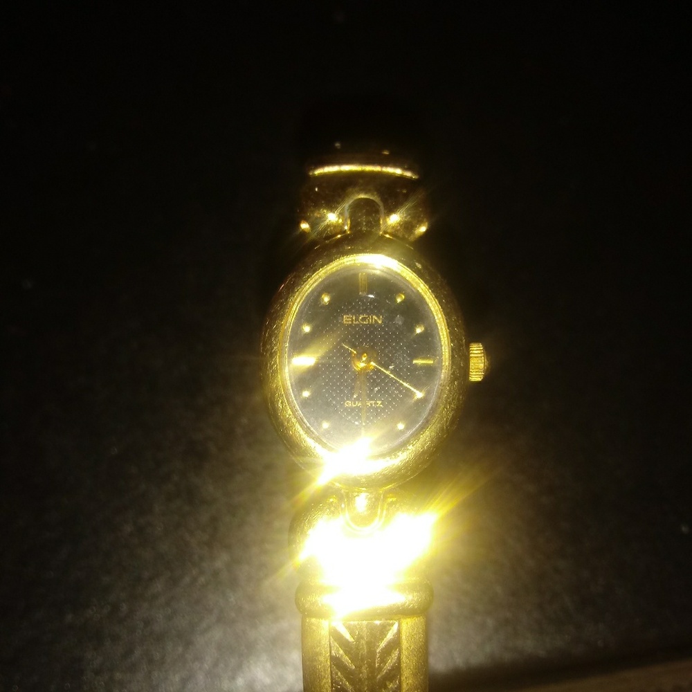 Ladies elgin bracelet watch